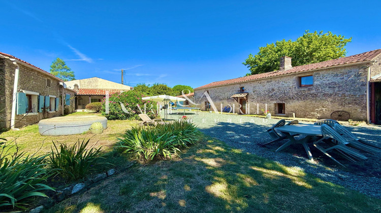 Ma-Cabane - Vente Maison Saint-Hilaire-des-Loges, 365 m²