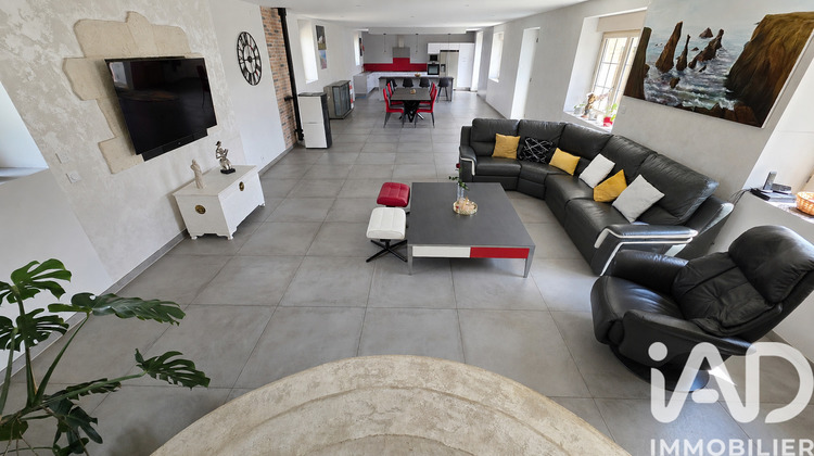 Ma-Cabane - Vente Maison Saint-Hilaire-des-Loges, 260 m²