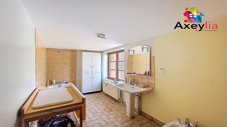 Ma-Cabane - Vente Maison Saint-Hilaire-sous-Charlieu, 280 m²