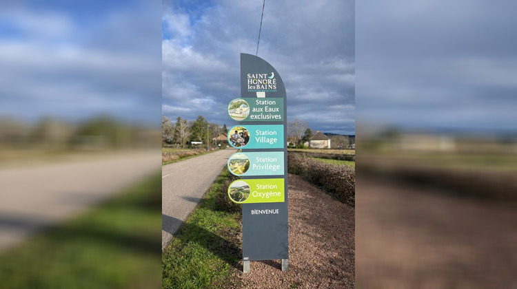 Ma-Cabane - Vente Maison SAINT HONORE LES BAINS, 45 m²