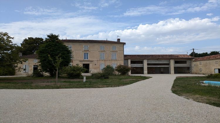 Ma-Cabane - Vente Maison SAINT JEAN D'ANGELY, 350 m²