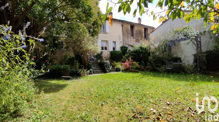 Ma-Cabane - Vente Maison Saint-Jean-d'Angély, 200 m²