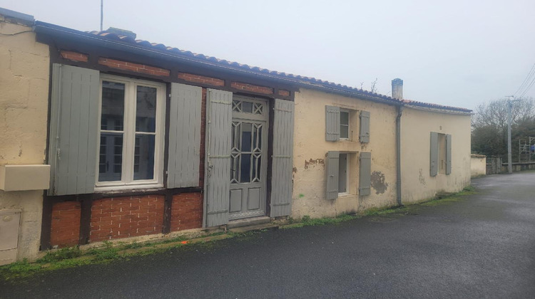 Ma-Cabane - Vente Maison SAINT JEAN D'ANGELY, 35 m²