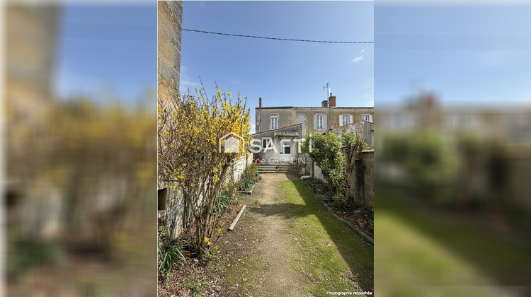 Ma-Cabane - Vente Maison Saint-Jean-d'Angely, 100 m²