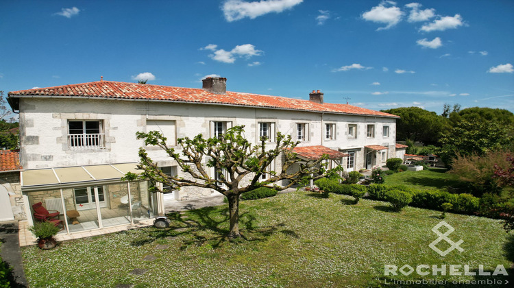 Ma-Cabane - Vente Maison Saint-Jean-d'Angély, 305 m²