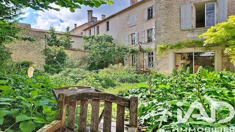 Ma-Cabane - Vente Maison Saint-Jean-d'Angély, 287 m²