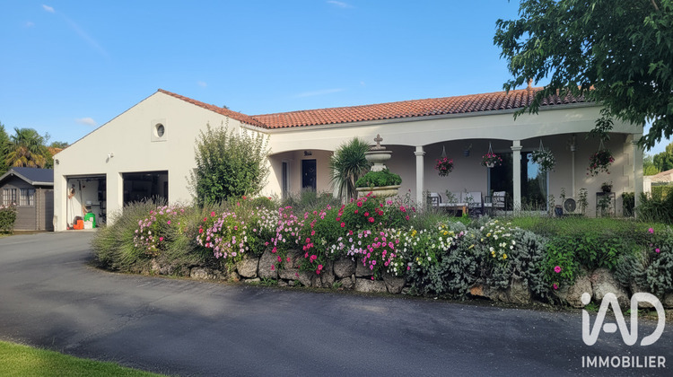 Ma-Cabane - Vente Maison Saint-Jean-d'Angély, 205 m²