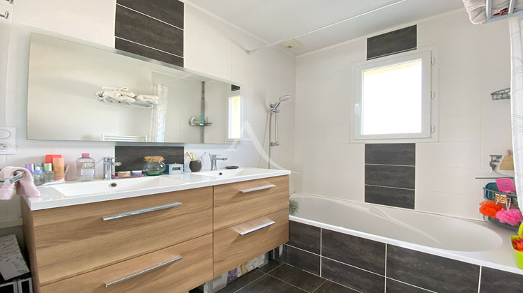 Ma-Cabane - Vente Maison SAINT-JEAN-D'ILLAC, 85 m²