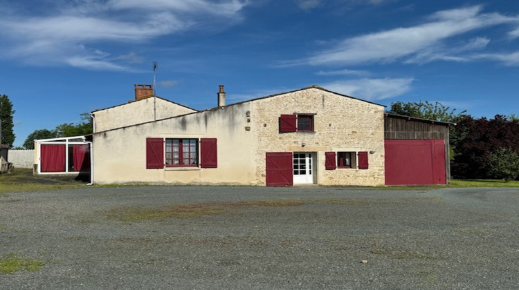 Ma-Cabane - Vente Maison Saint-Jean-de-Beugné, 233 m²