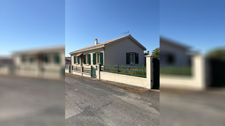 Ma-Cabane - Vente Maison SAINT JEAN DE BEUGNE, 96 m²