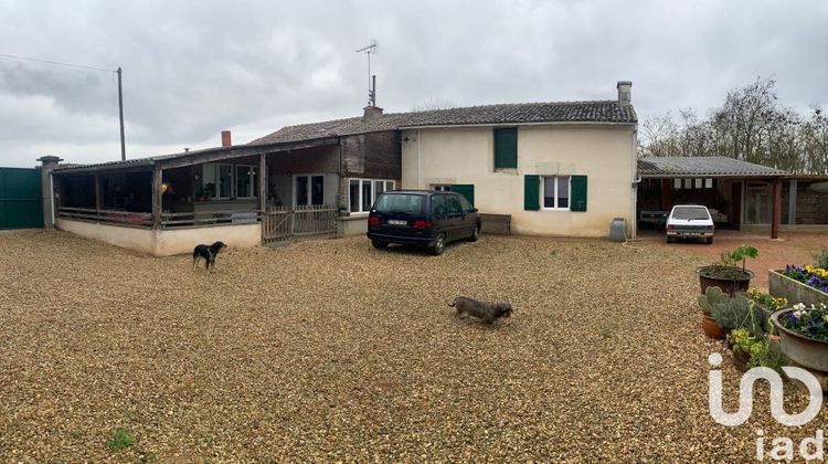 Ma-Cabane - Vente Maison Saint-Jean-de-Sauves, 250 m²