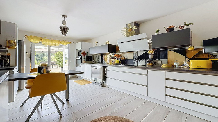 Ma-Cabane - Vente Maison SAINT-JEAN-LES-DEUX-JUMEAUX, 200 m²