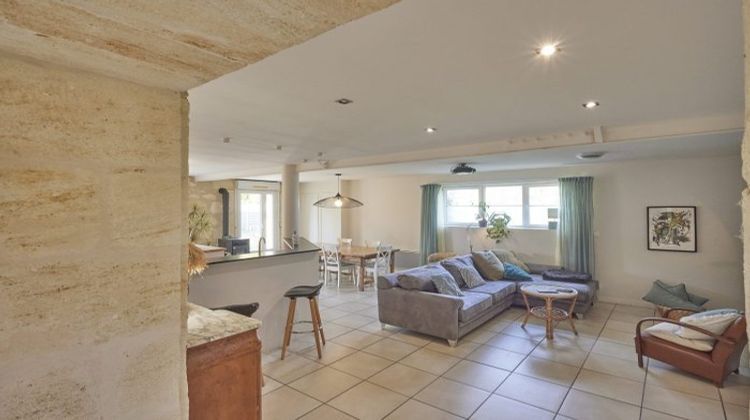 Ma-Cabane - Vente Maison Saint-Julien-Beychevelle, 180 m²