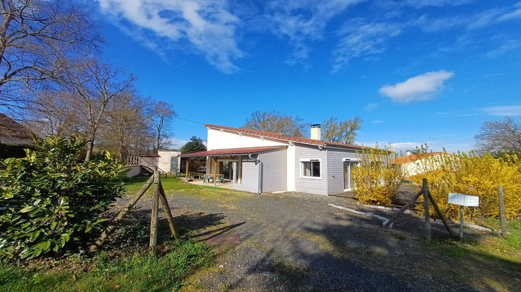 Ma-Cabane - Vente Maison Saint-Julien-de-Coppel, 95 m²