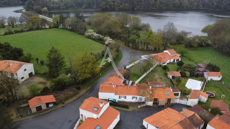Ma-Cabane - Vente Maison SAINT-JULIEN-DES-LANDES, 99 m²