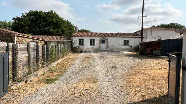 Ma-Cabane - Vente Maison SAINT-JULIEN-DES-LANDES, 105 m²