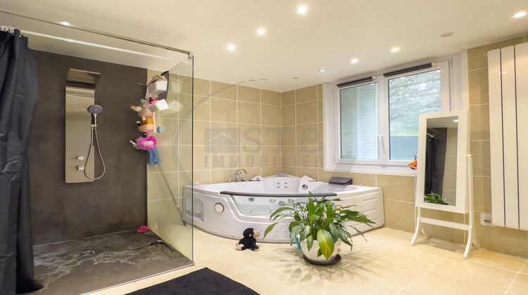 Ma-Cabane - Vente Maison Saint-Julien-du-Gua, 366 m²