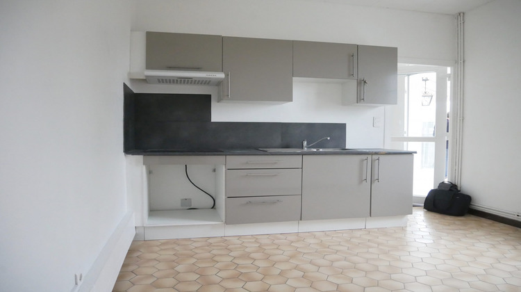 Ma-Cabane - Vente Maison Saint-Julien-les-Villas, 92 m²