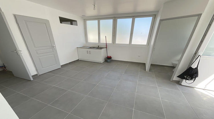 Ma-Cabane - Vente Maison Saint-Julien-les-Villas, 76 m²