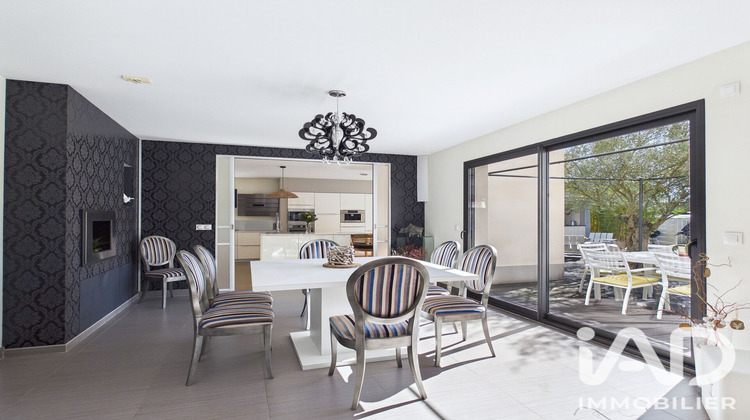 Ma-Cabane - Vente Maison Saint-Julien-les-Villas, 254 m²