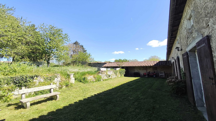 Ma-Cabane - Vente Maison Saint-Laurent-de-Céris, 200 m²