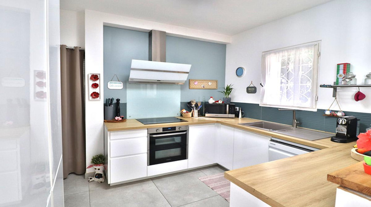 Ma-Cabane - Vente Maison SAINT LAURENT DE LA SALANQUE, 136 m²