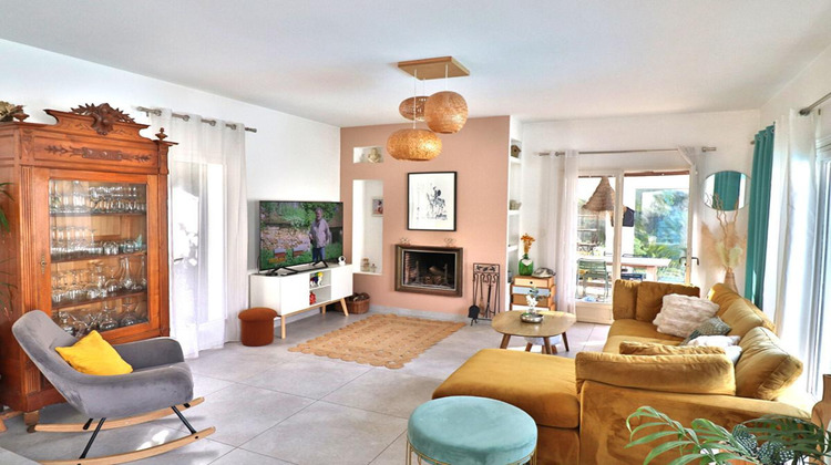 Ma-Cabane - Vente Maison SAINT LAURENT DE LA SALANQUE, 136 m²