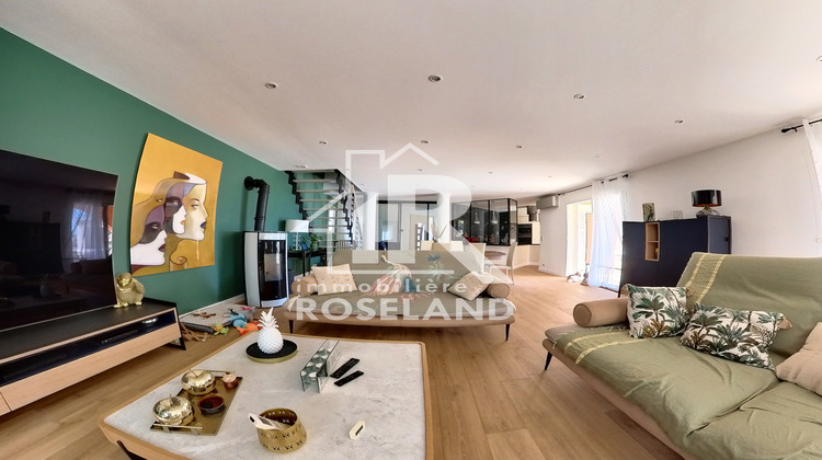 Ma-Cabane - Vente Maison Saint-Laurent-du-Var, 160 m²