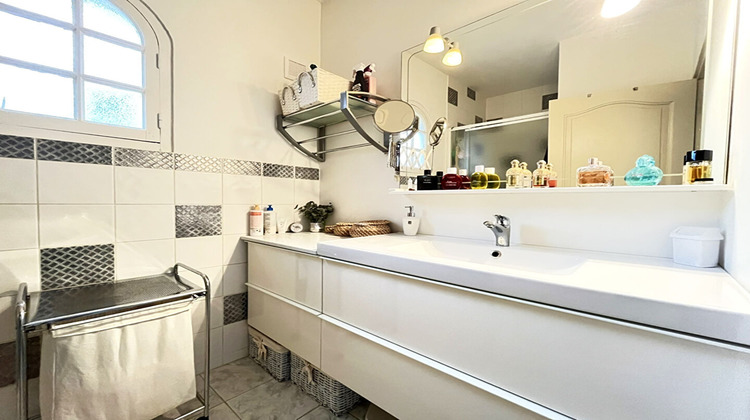 Ma-Cabane - Vente Maison SAINT-LAURENT-DU-VAR, 214 m²