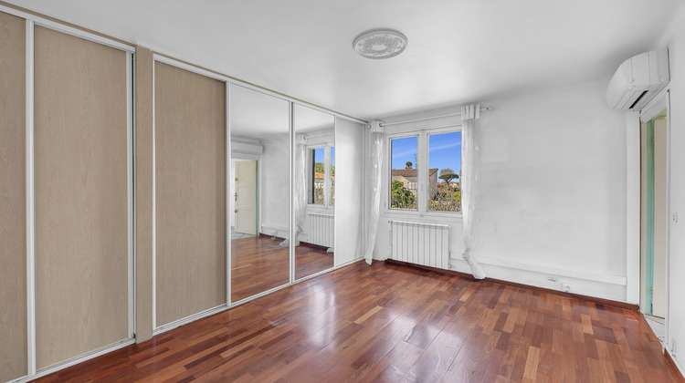 Ma-Cabane - Vente Maison Saint-Laurent-du-Var, 161 m²