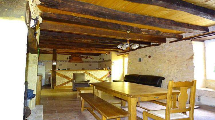 Ma-Cabane - Vente Maison SAINT LEON SUR VEZERE, 210 m²