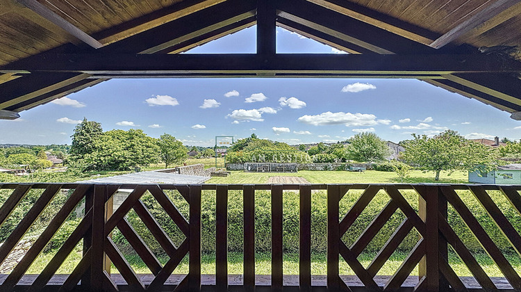 Ma-Cabane - Vente Maison SAINT-LEONARD-DE-NOBLAT, 90 m²