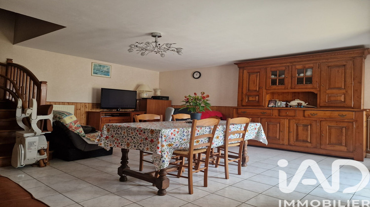 Ma-Cabane - Vente Maison Saint-Macaire-du-Bois, 253 m²