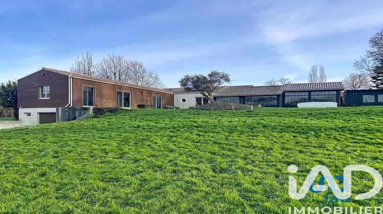 Ma-Cabane - Vente Maison Saint-Maixent-de-Beugné, 179 m²