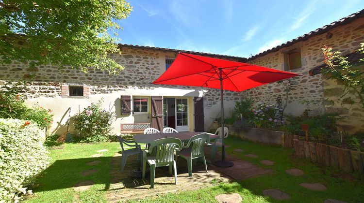 Ma-Cabane - Vente Maison SAINT-MARTIN-D'ESTREAUX, 270 m²