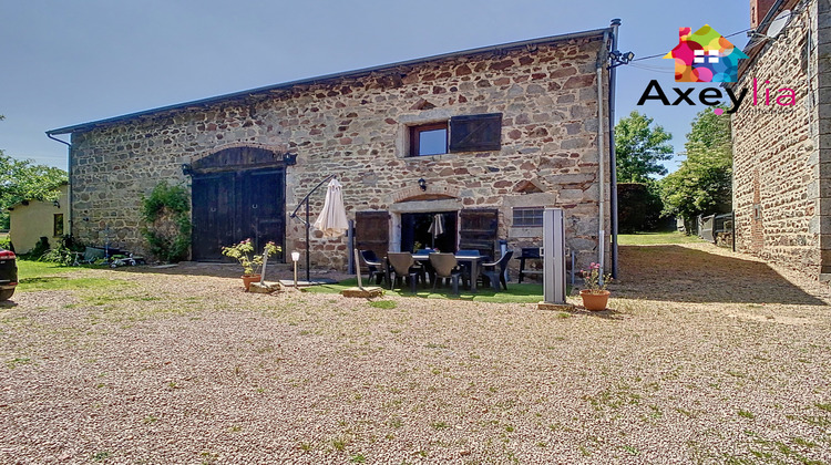 Ma-Cabane - Vente Maison Saint-Martin-d'Estréaux, 257 m²