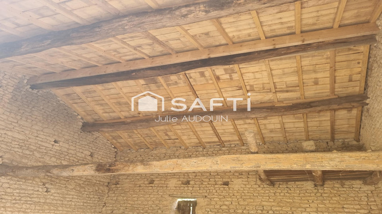 Ma-Cabane - Vente Maison Saint-Martin-de-Juillers, 33 m²