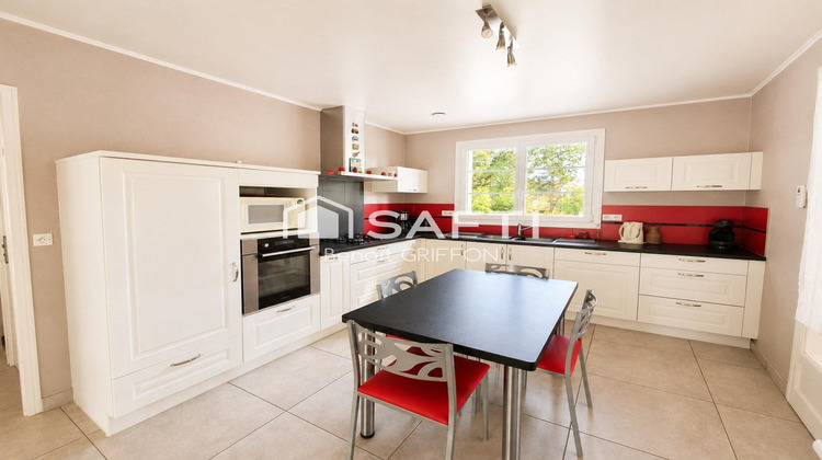 Ma-Cabane - Vente Maison Saint-Martin-des-Tilleuls, 197 m²