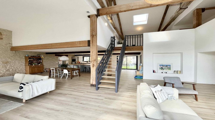 Ma-Cabane - Vente Maison SAINT MARTIN L ARS, 279 m²