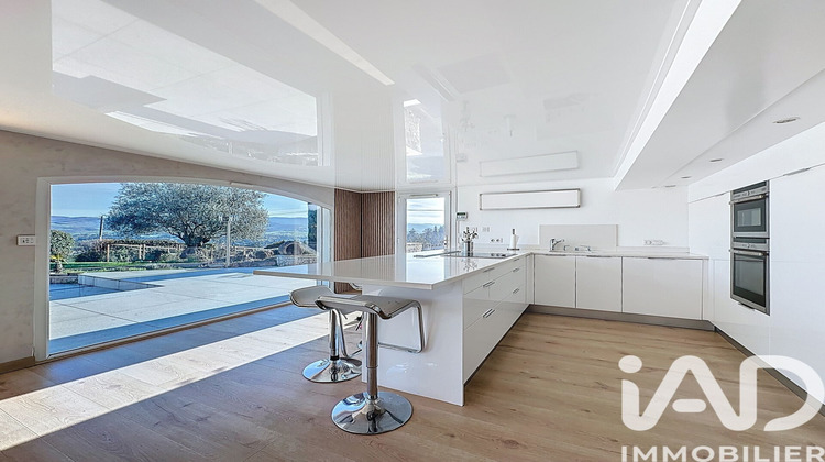 Ma-Cabane - Vente Maison Saint-Martin-la-Plaine, 260 m²