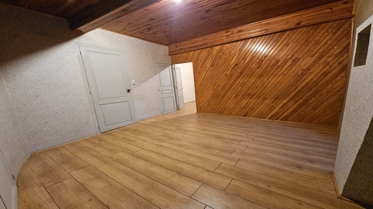 Ma-Cabane - Vente Maison Saint-Martin-la-Plaine, 62 m²