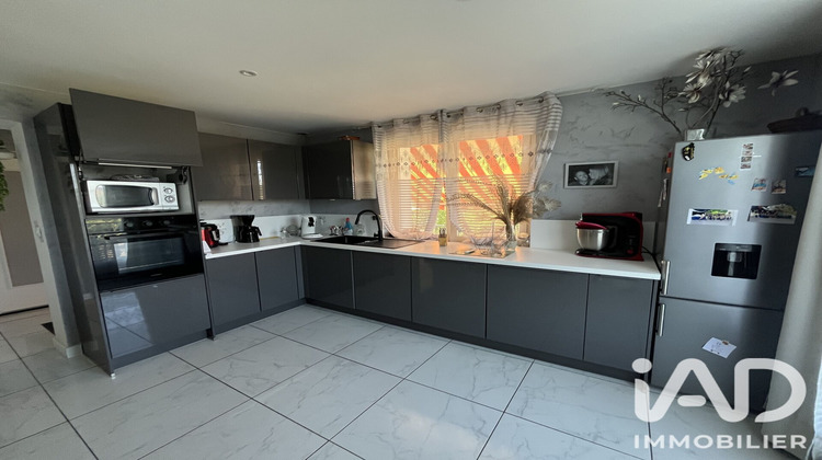 Ma-Cabane - Vente Maison Saint-Martin-la-Sauveté, 182 m²