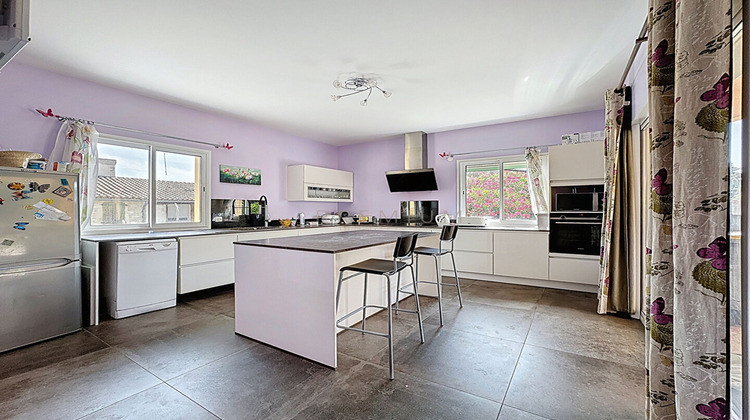 Ma-Cabane - Vente Maison SAINT-MATHIEU-DE-TREVIERS, 217 m²