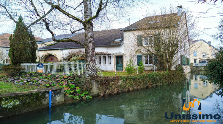 Ma-Cabane - Vente Maison Saint-Maurice-Colombier, 194 m²