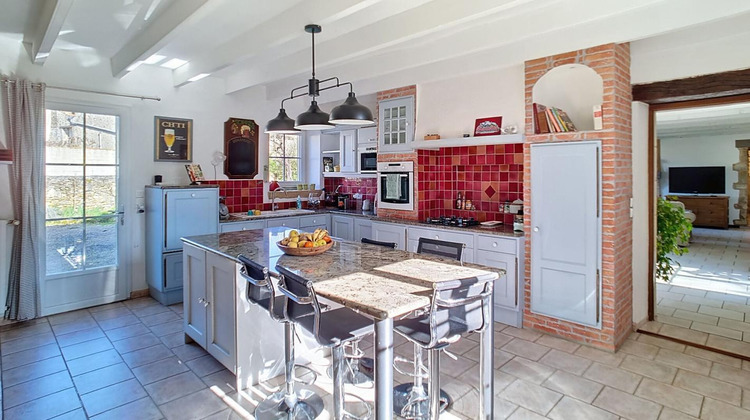 Ma-Cabane - Vente Maison SAINT MAURICE LA CLOUERE, 219 m²