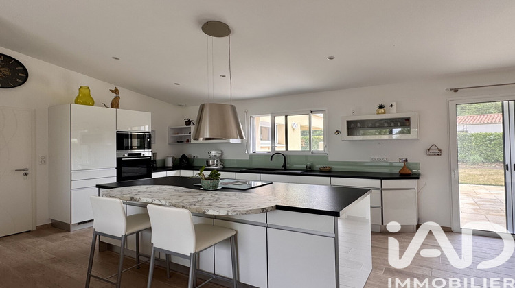 Ma-Cabane - Vente Maison Saint-Maurice-le-Girard, 109 m²