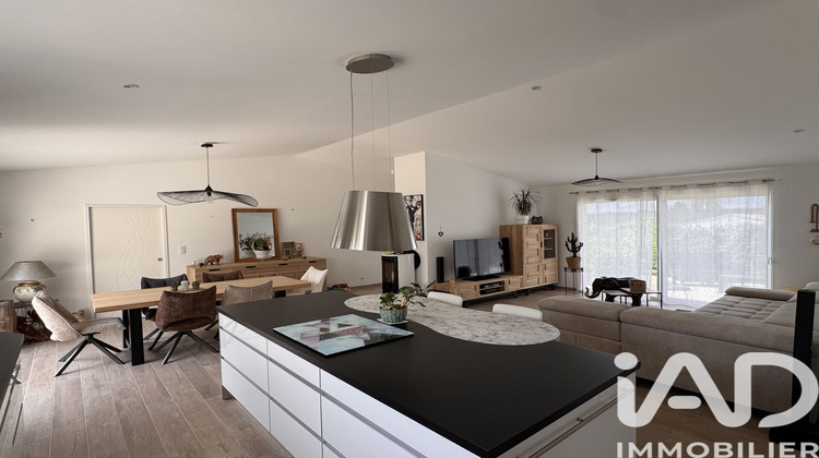 Ma-Cabane - Vente Maison Saint-Maurice-le-Girard, 109 m²