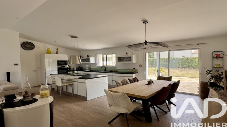 Ma-Cabane - Vente Maison Saint-Maurice-le-Girard, 109 m²