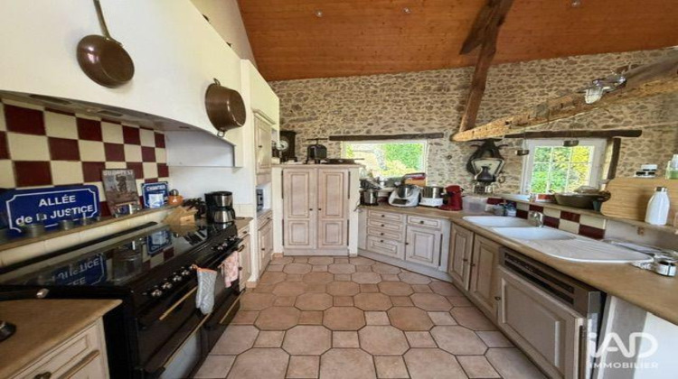 Ma-Cabane - Vente Maison Saint-Maurice-Montcouronne, 230 m²