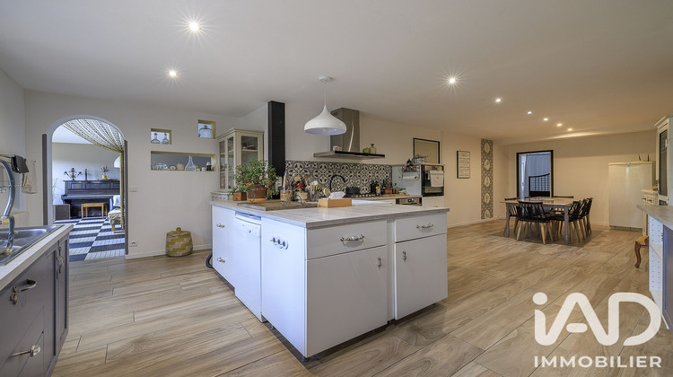 Ma-Cabane - Vente Maison Saint-Médard-de-Guizières, 322 m²